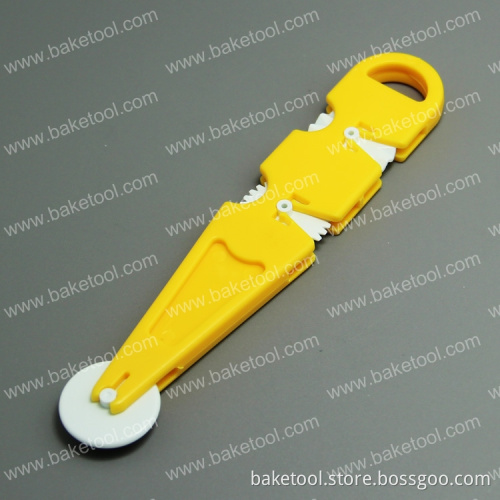 Plastic cake edge crimper for cake decoration